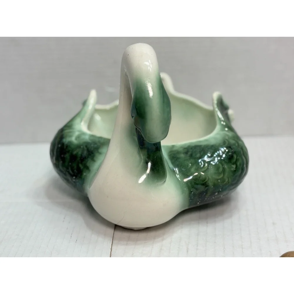 Hull Pottery Company vintage hull